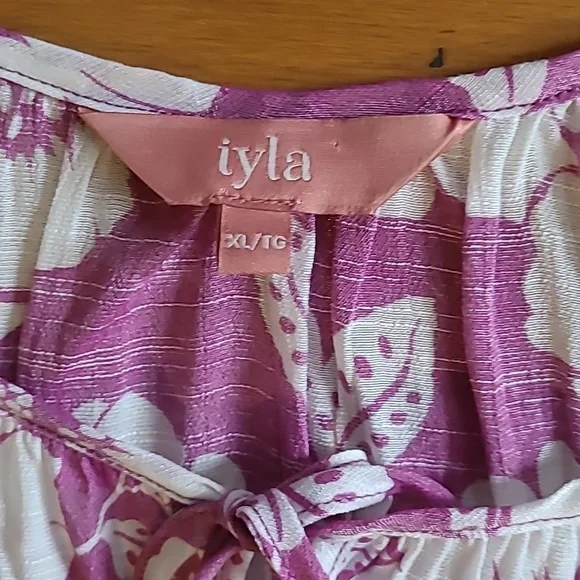 Vacation Top - Picture 3 of 4